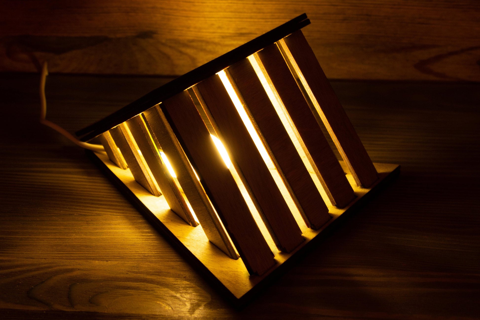 Futuristic Lattice Pyramid Lamp | Futuristic Design