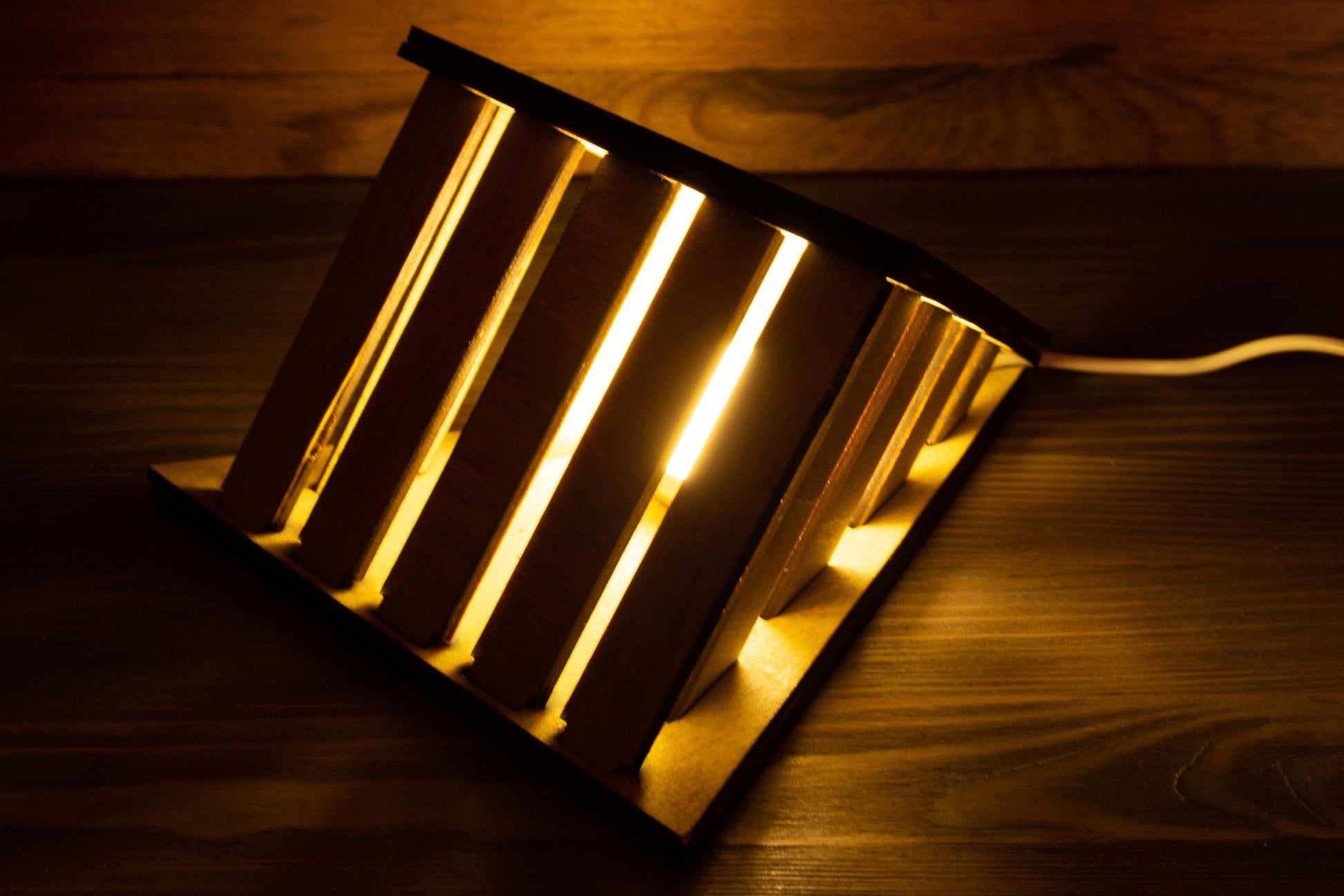 Futuristic Lattice Pyramid Lamp | Futuristic Design