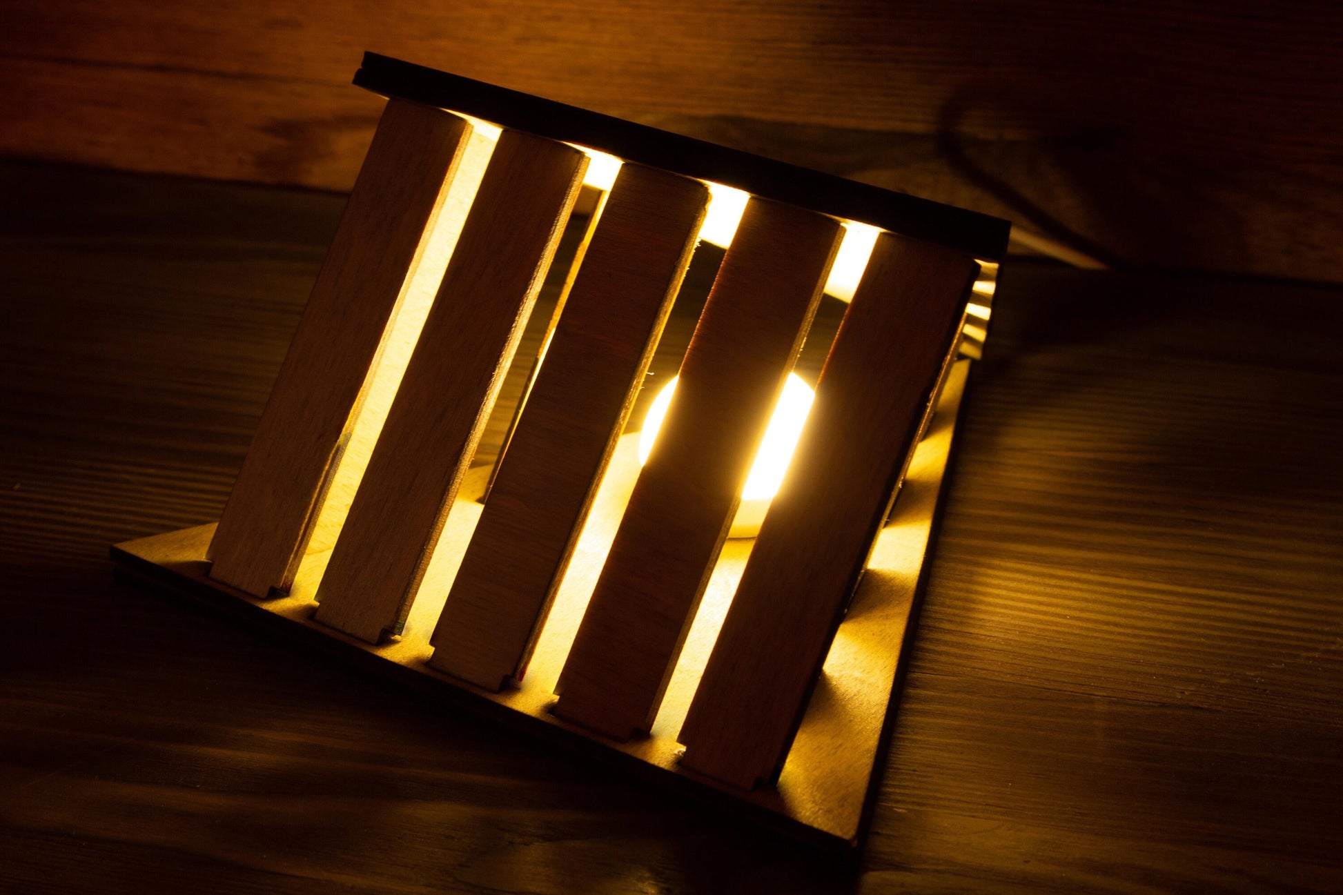 Futuristic Lattice Pyramid Lamp | Futuristic Design