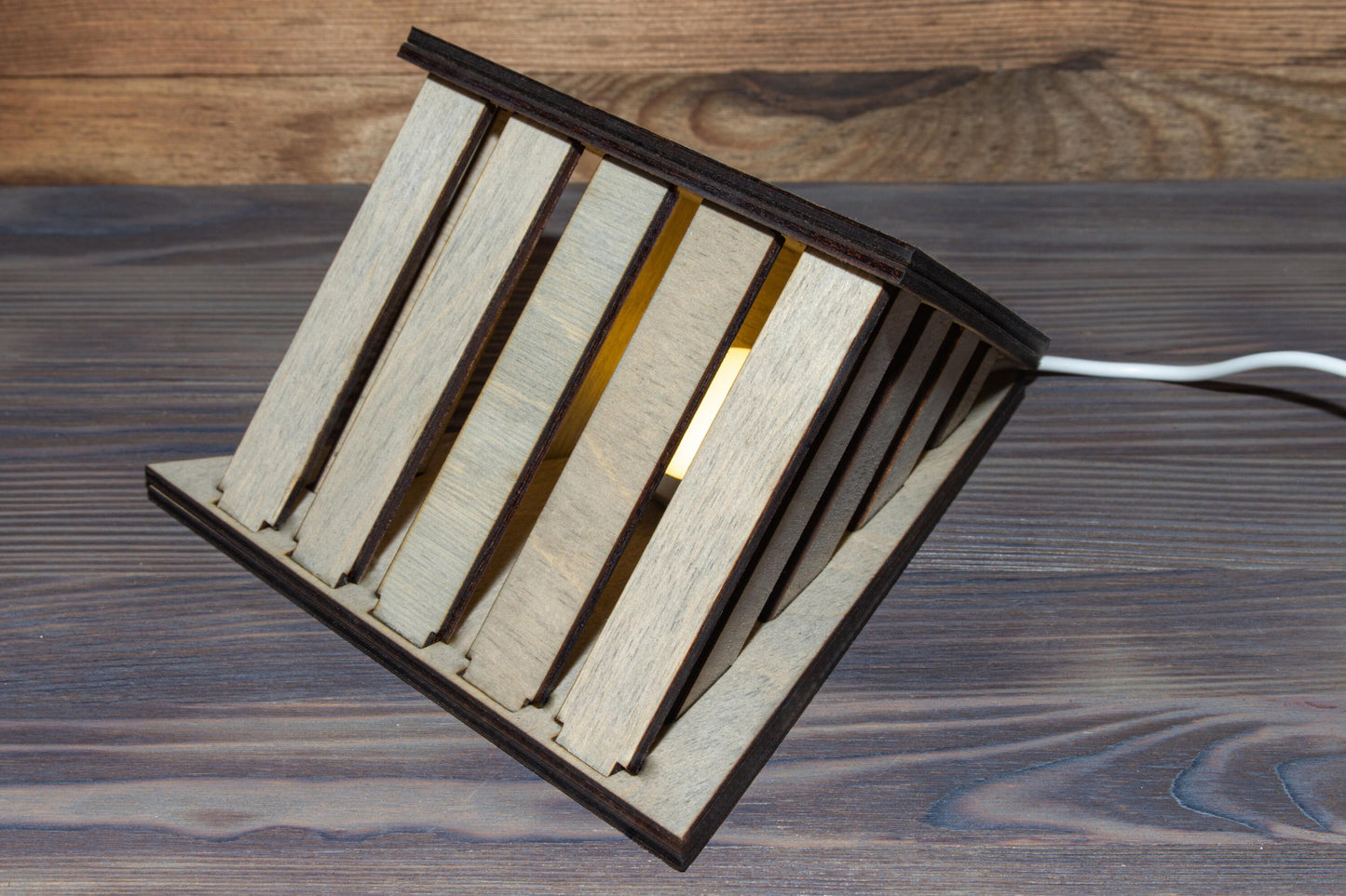 Futuristic Lattice Pyramid Lamp | Futuristic Design
