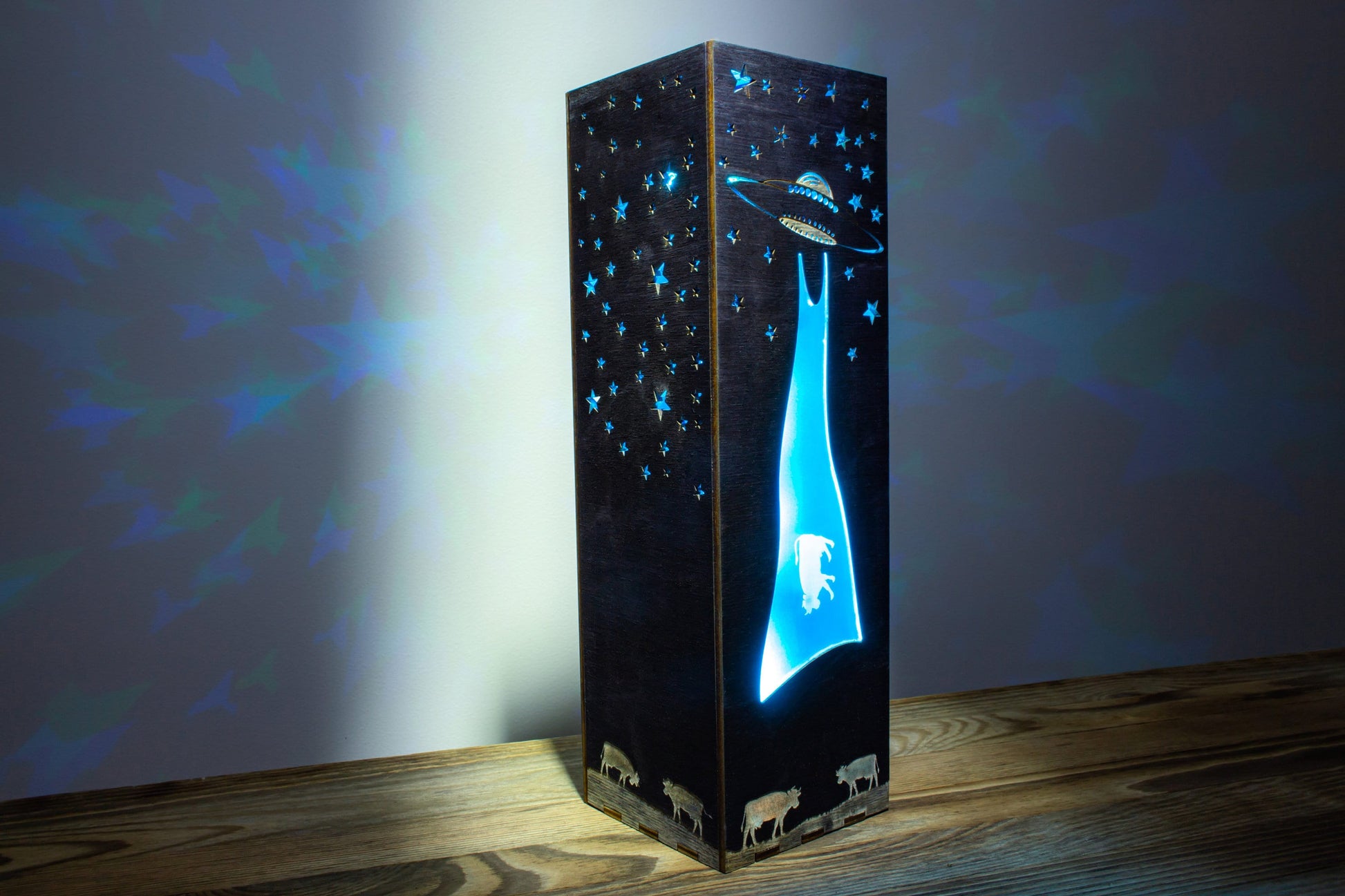 Alien Abduction LED Lamp | Alien Design