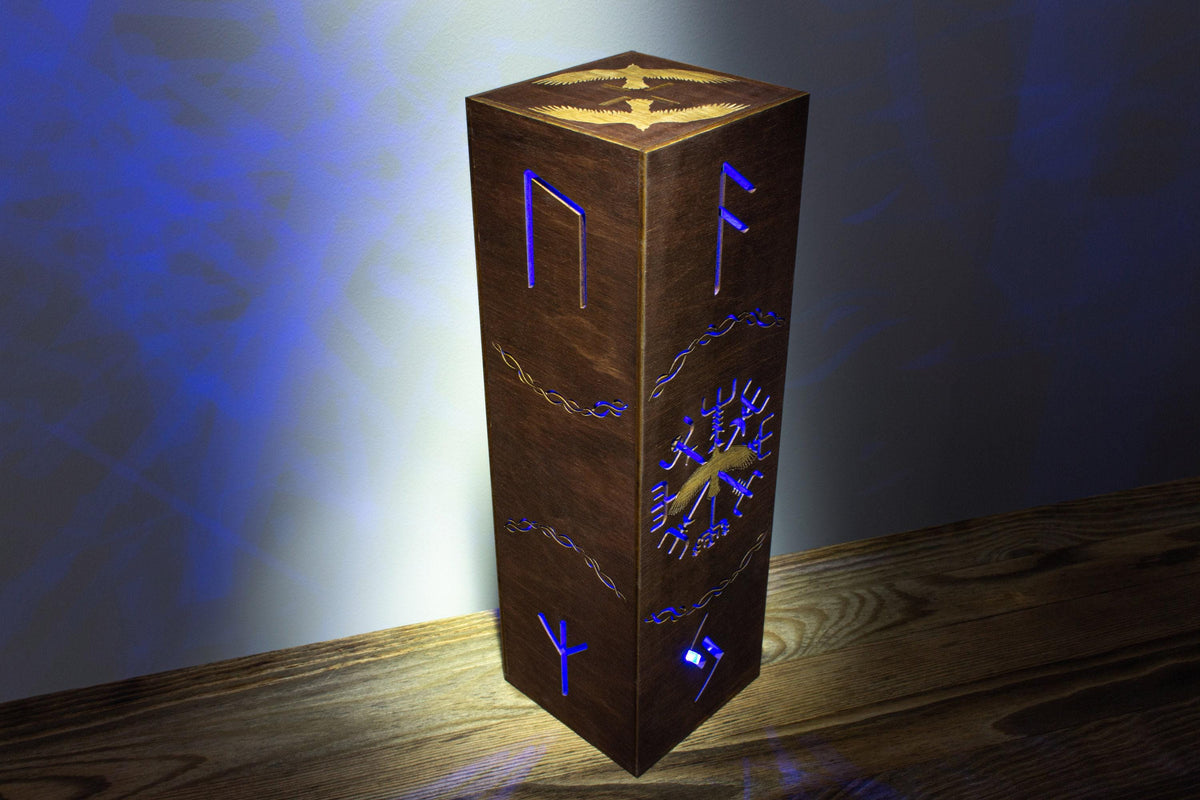 Vegvisir & Raben-Lampe — Nordisches Nachtlicht