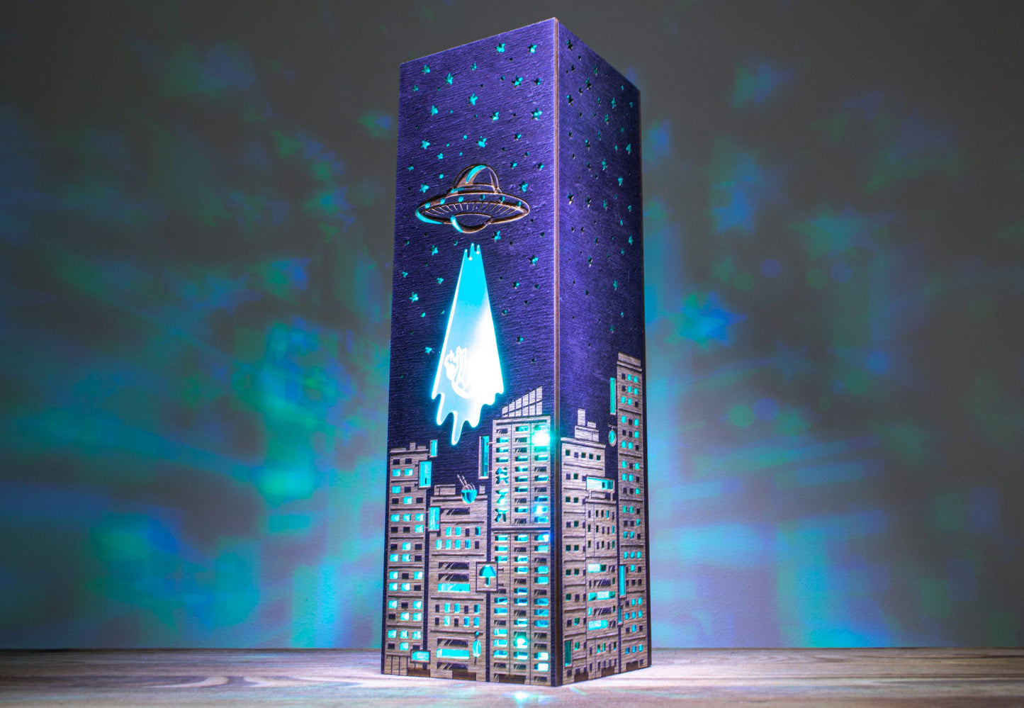 Alien Abduction Lamp — Sci-Fi Neon Light